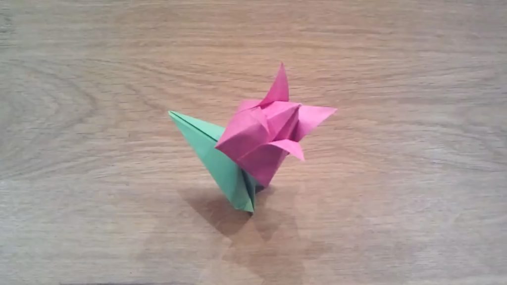 کارگاه اریگامی (بازی با کاغذ) گل لاله